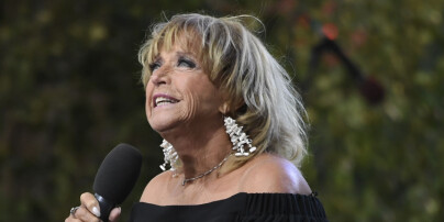 image: Døtrene støttet Lill-Babs etter tårevått «Allsang på Skansen»